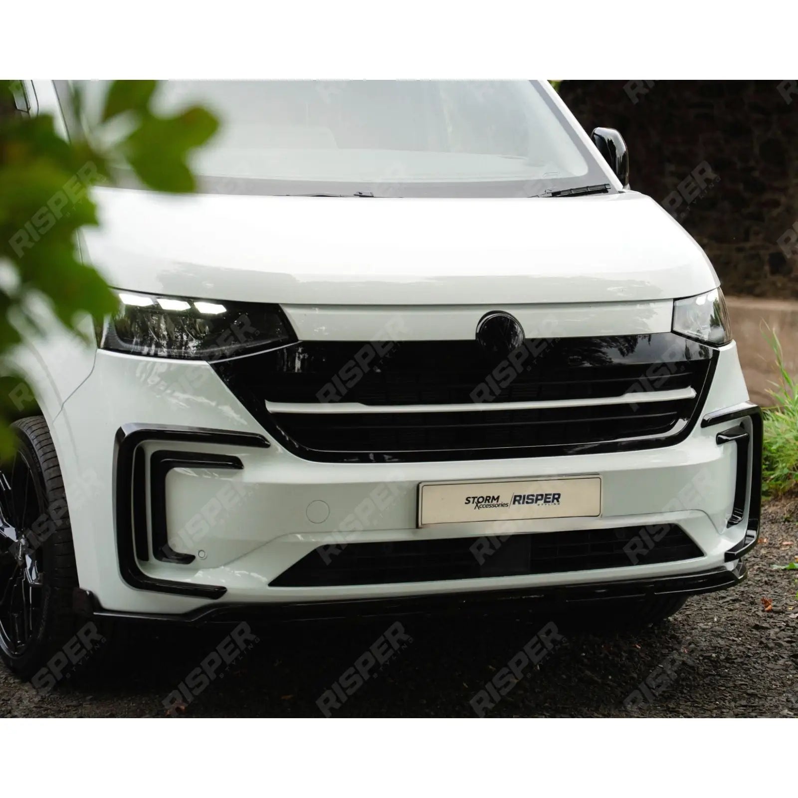 Inner Canard Loops In Gloss Black For Volkswagen Transporter T7 2025 on
