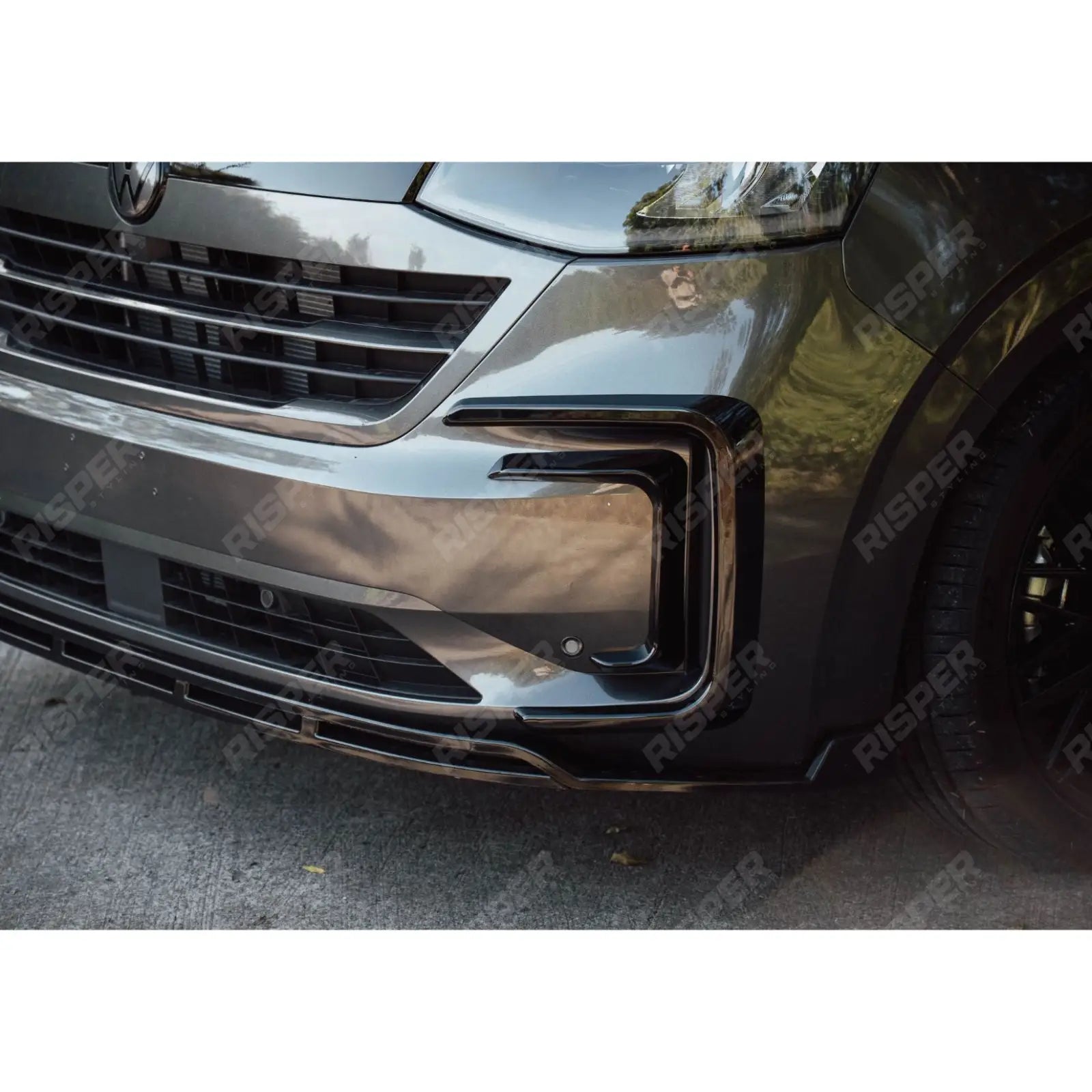 Inner Canard Loops In Gloss Black For Volkswagen Transporter T7 2025 on