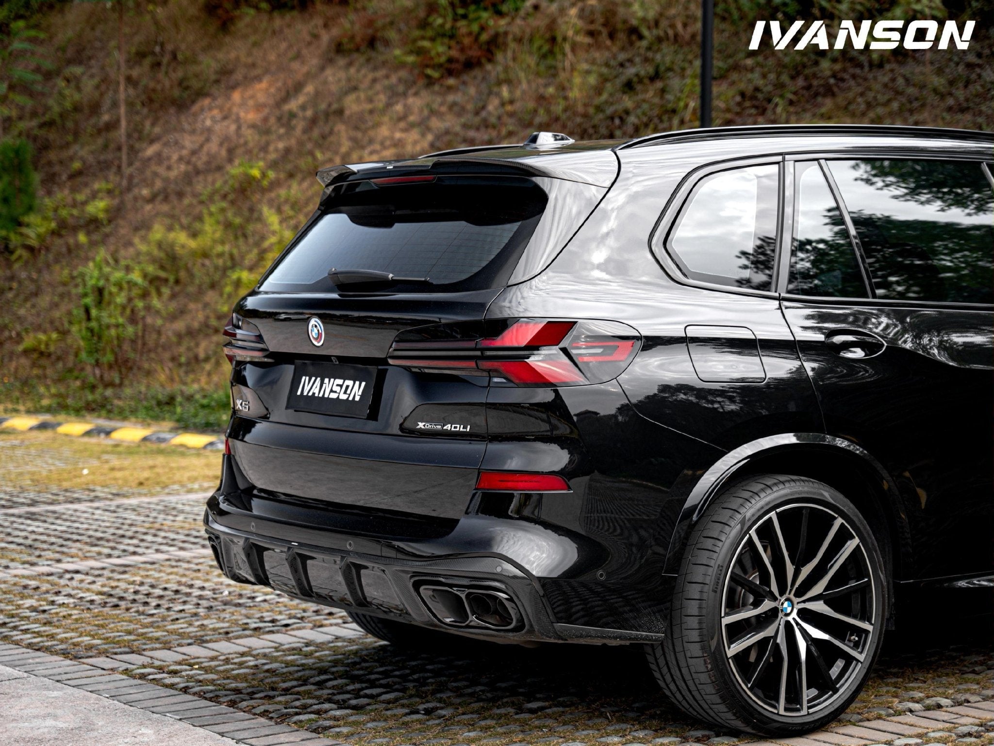 IVANSON - BMW X5 G05 LCI CARBON FIBRE REAR DIFFUSER