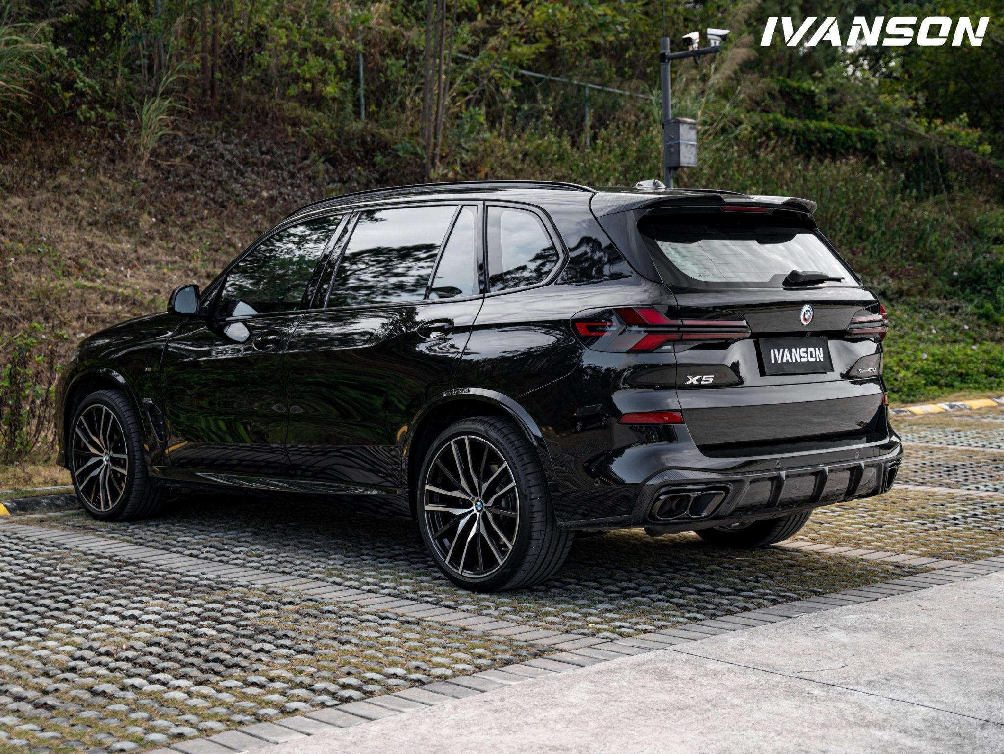 IVANSON - BMW X5 G05 LCI CARBON FIBRE REAR DIFFUSER