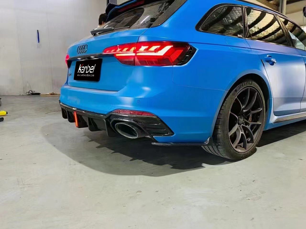 KARBEL - AUDI RS4 B9 B9.5 DRY CARBON FIBRE MID BOOT SPOILER