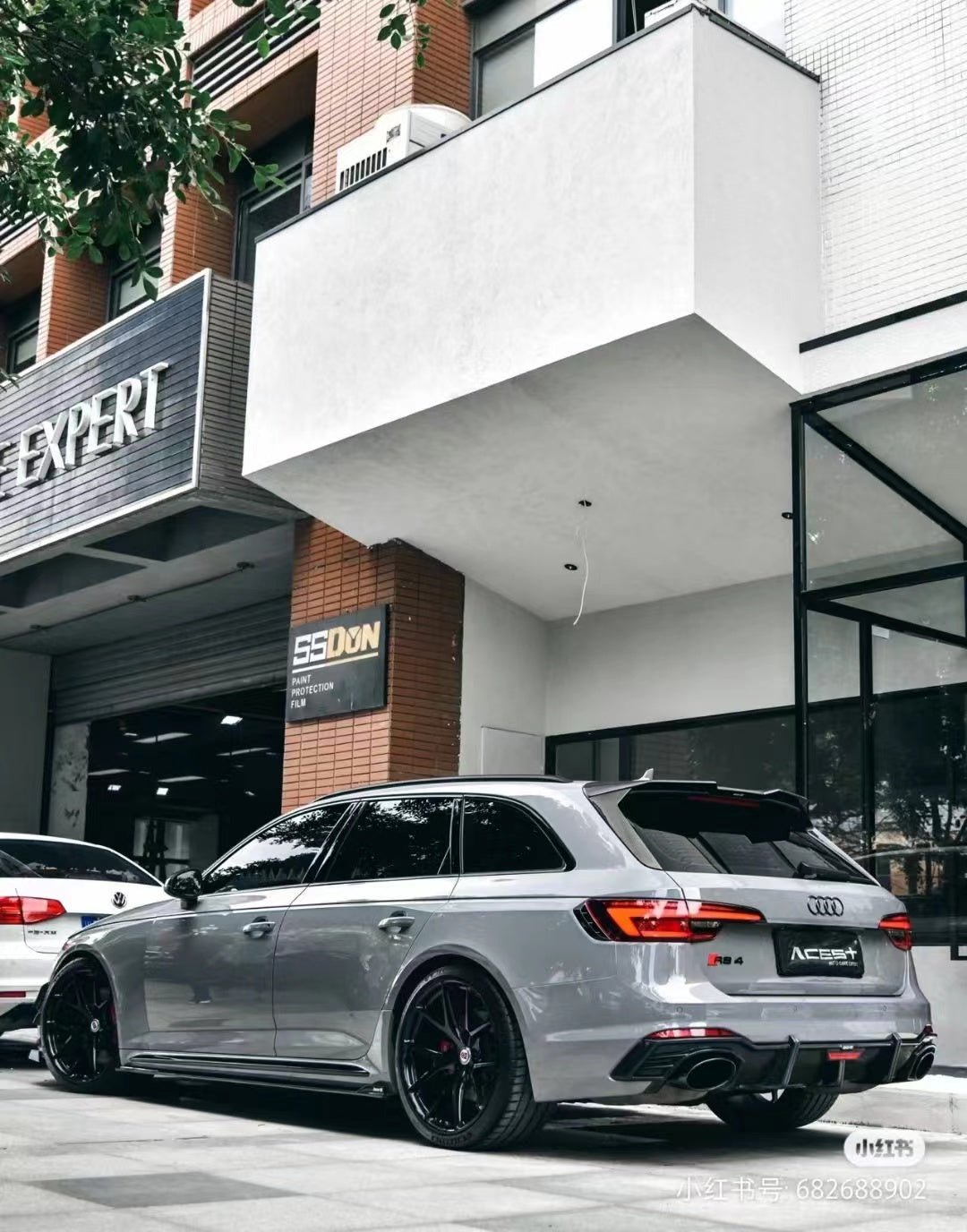 KARBEL - AUDI RS4 B9 CARBON FIBRE FULL BODY KIT