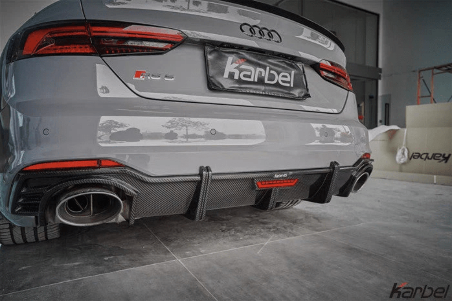 KARBEL - AUDI RS5 B9 CARBON FIBER LED REAR DIFFUSER