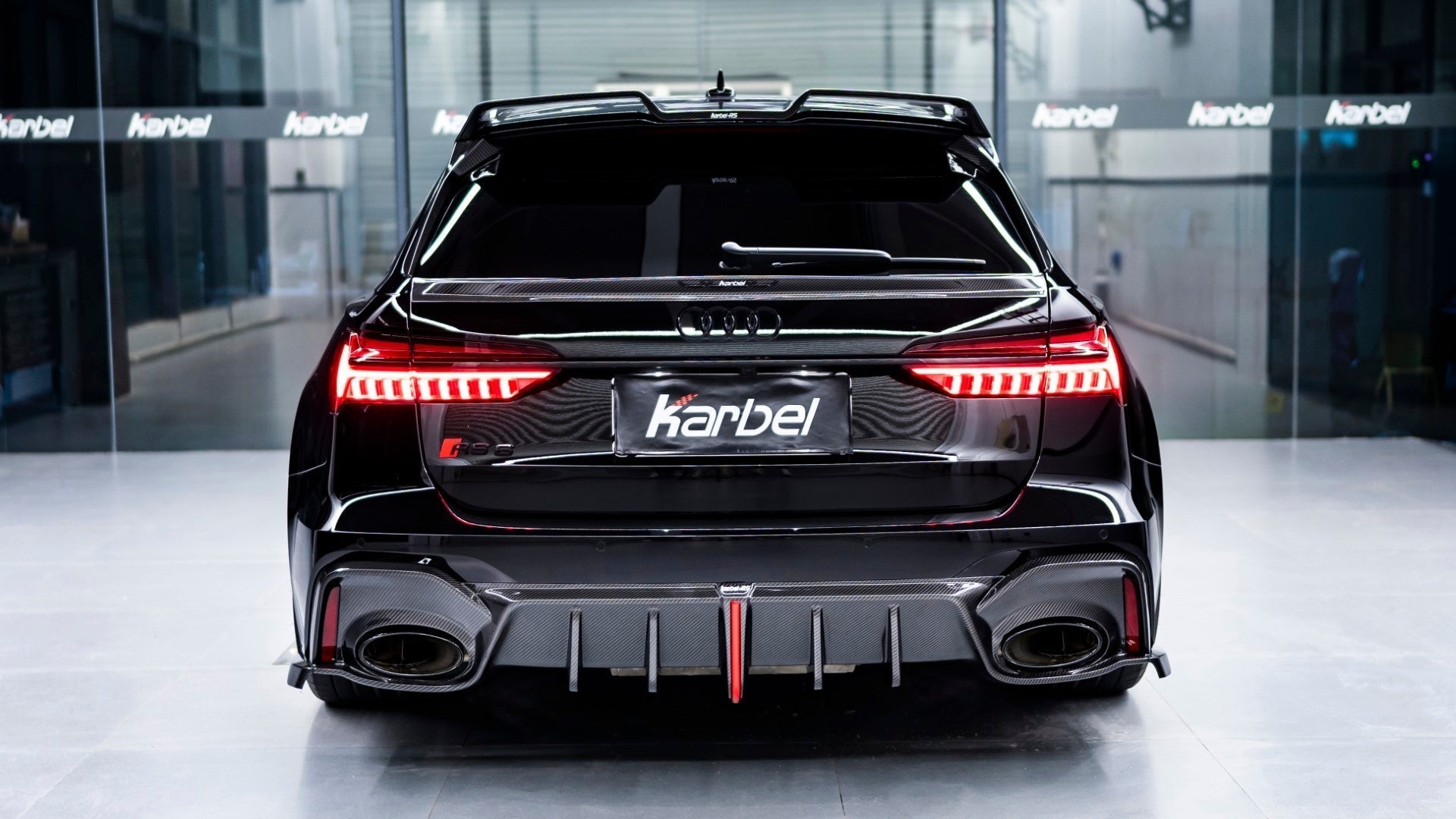 KARBEL - AUDI RS6 C8 DRY CARBON FIBRE REAR MID SPOILER