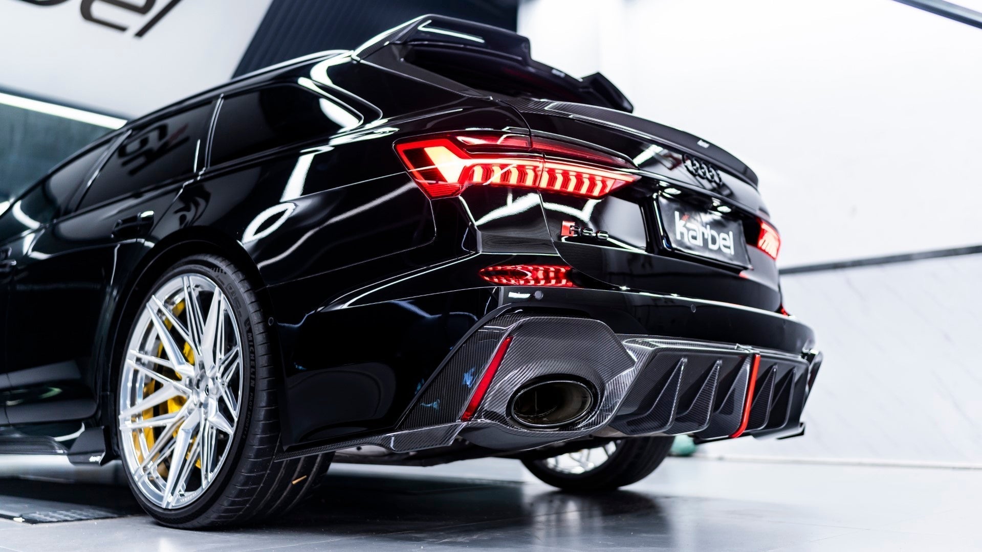 KARBEL - AUDI RS6 RS7 C8 DRY CARBON FIBRE REAR DIFFUSER