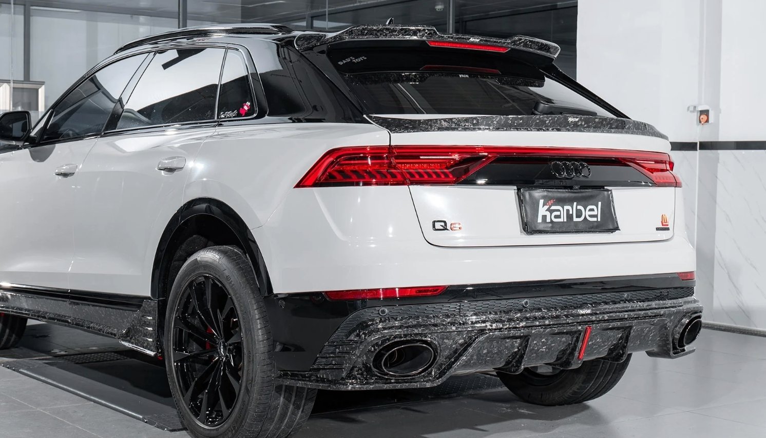 KARBEL - AUDI SQ8 Q8 S-LINE CARBON FIBRE FULL BODY KIT
