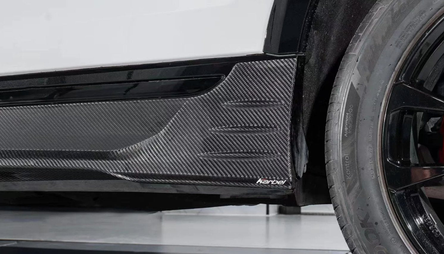 KARBEL - AUDI SQ8 Q8 S-LINE CARBON FIBRE FULL BODY KIT