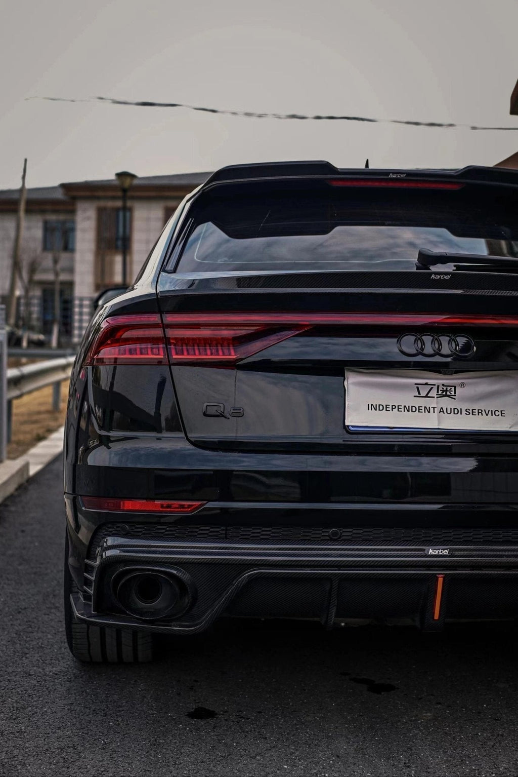 KARBEL - AUDI SQ8 Q8 S-LINE CARBON FIBRE LED REAR DIFFUSER