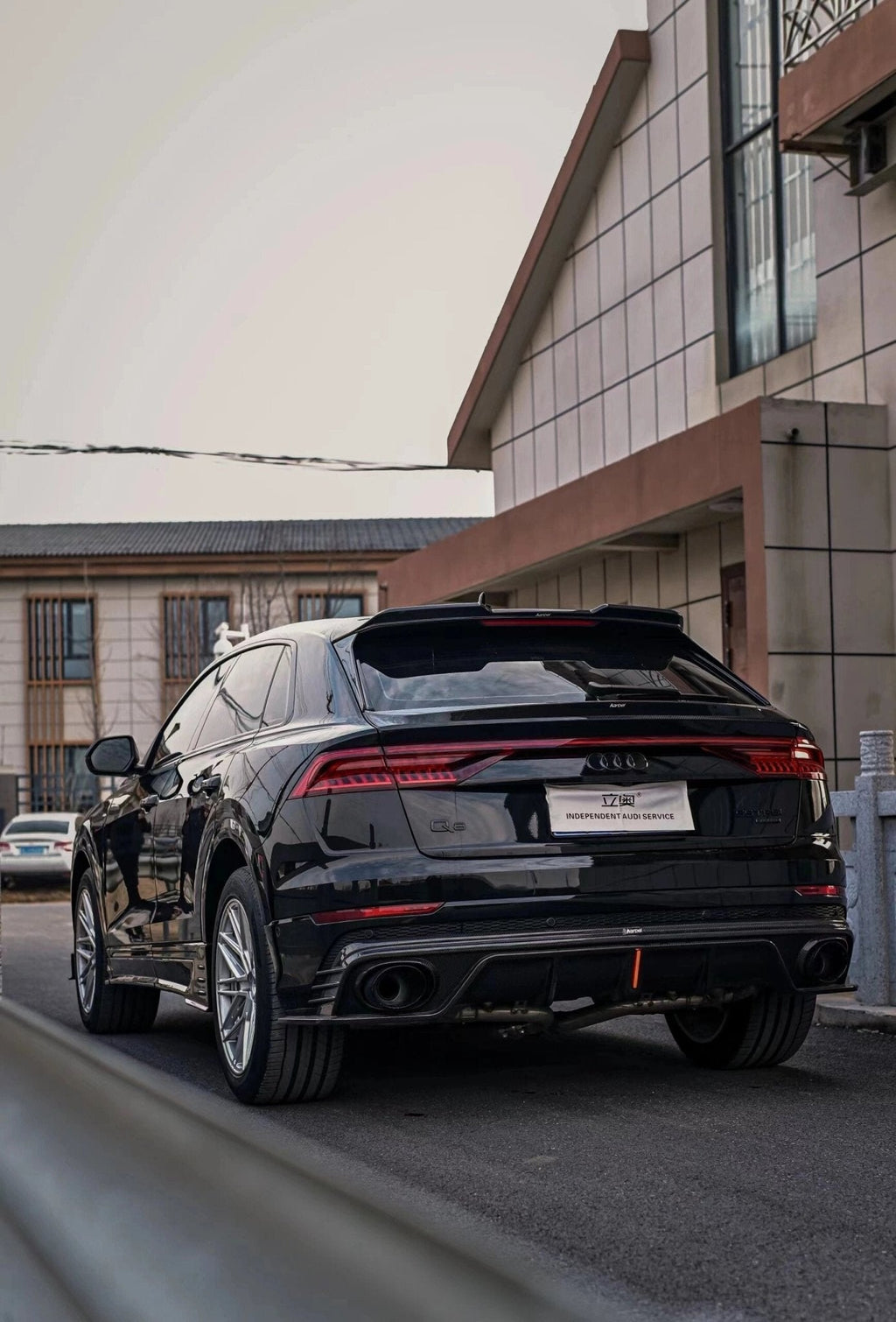 KARBEL - AUDI SQ8 Q8 S-LINE CARBON FIBRE LED REAR DIFFUSER