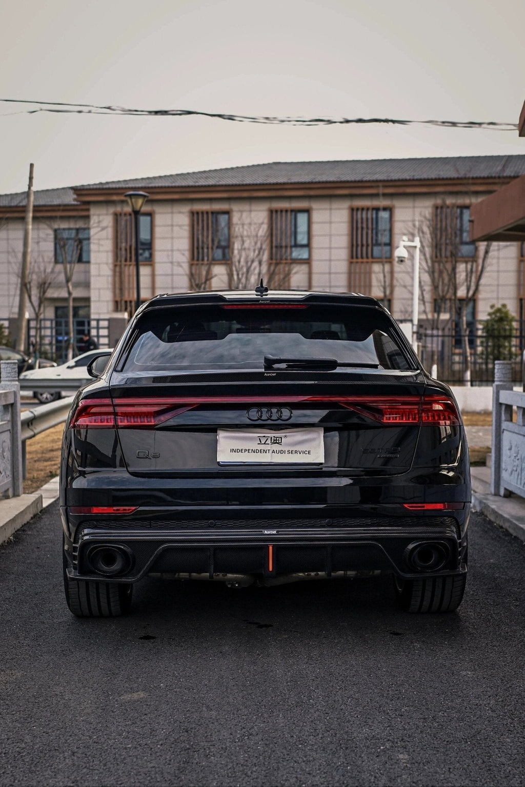 KARBEL - AUDI SQ8 Q8 S-LINE CARBON FIBRE LED REAR DIFFUSER