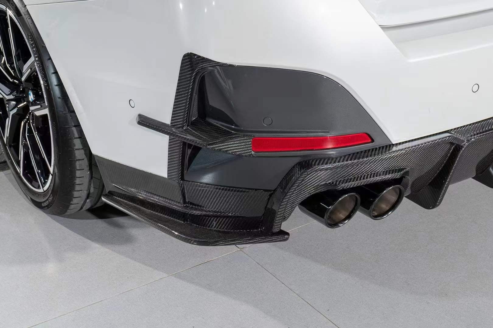 KARBEL - BMW i4/ 4 SERIES GRAN COUPE G26 CARBON FIBRE REAR BUMPER TRIM