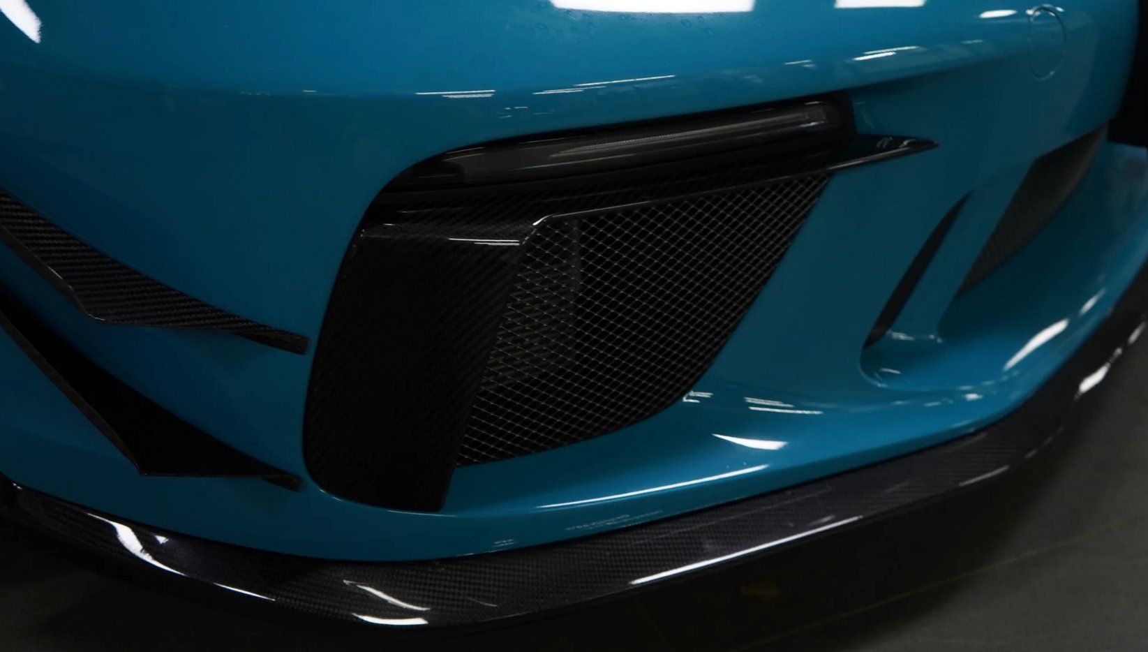 KARBEL - PORSCHE 911 991.2 GT3 DRY CARBON UPPER VALANCES