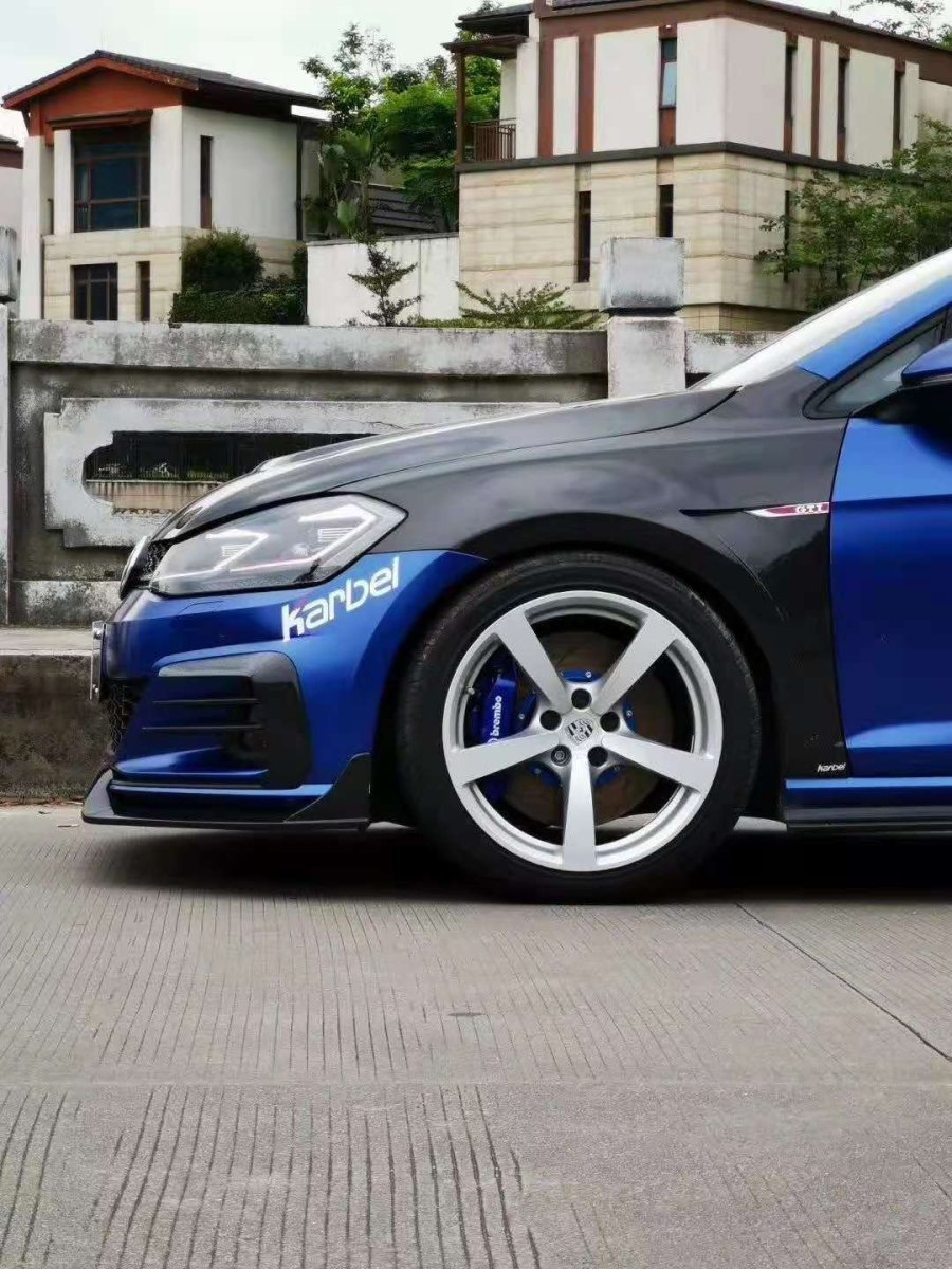 KARBEL - VOLKSWAGEN GOLF R / GTI MK7.5 CARBON FIBRE FRONT FENDERS