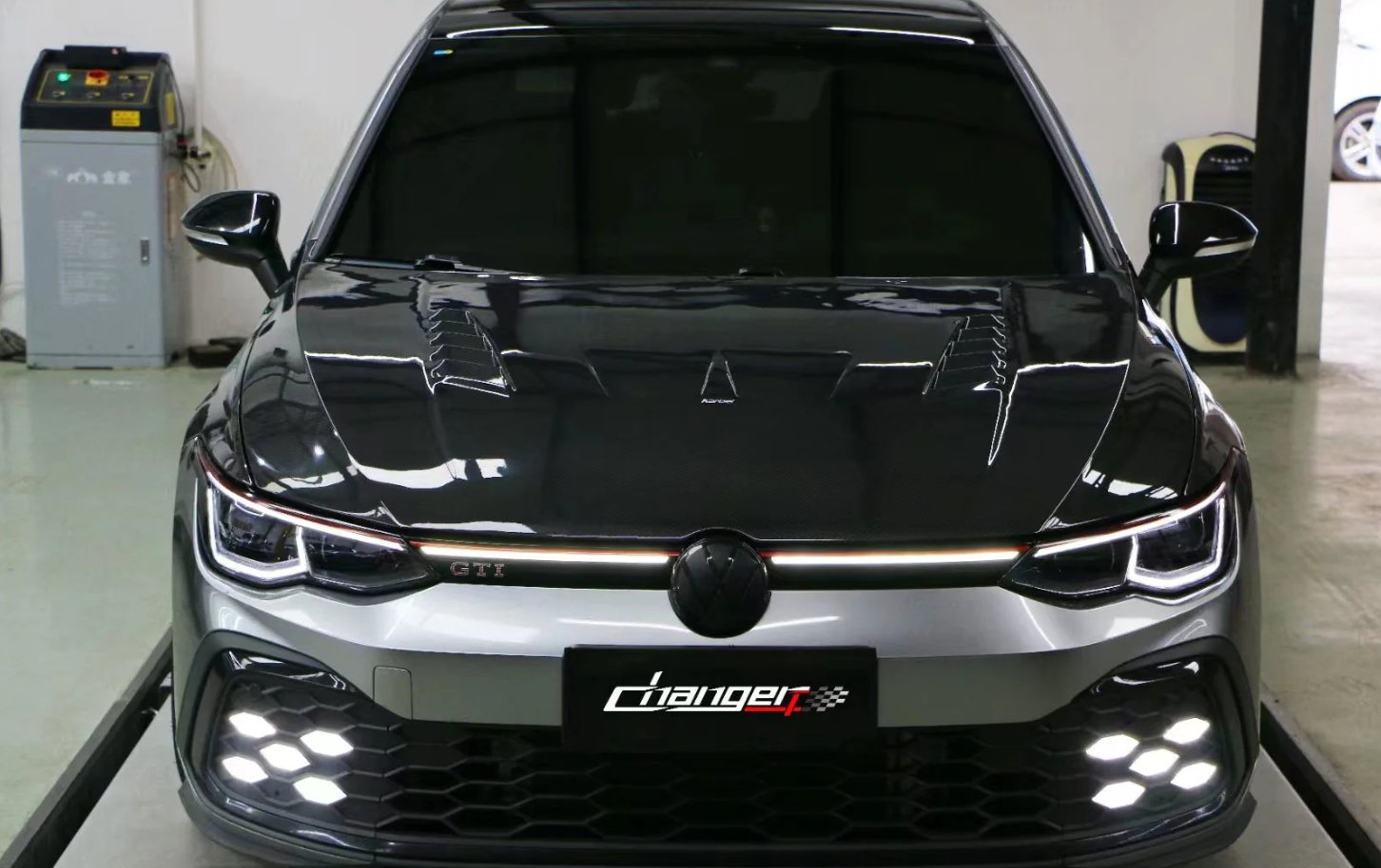 KARBEL - VOLKSWAGEN GOLF GTI MK8 CARBON FIBRE HOOD BONNET