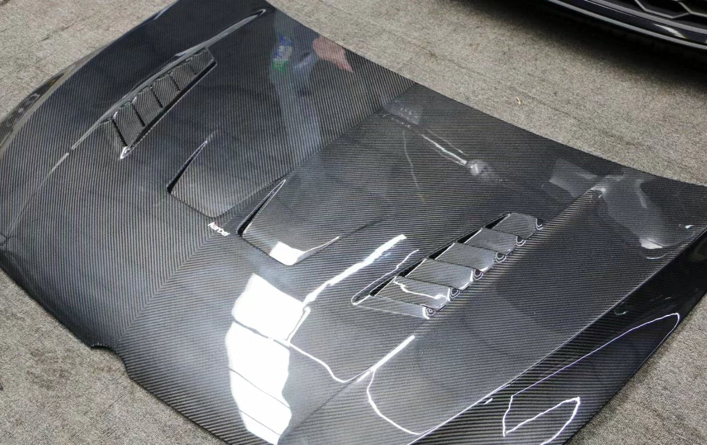 KARBEL - VOLKSWAGEN GOLF GTI MK8 CARBON FIBRE HOOD BONNET