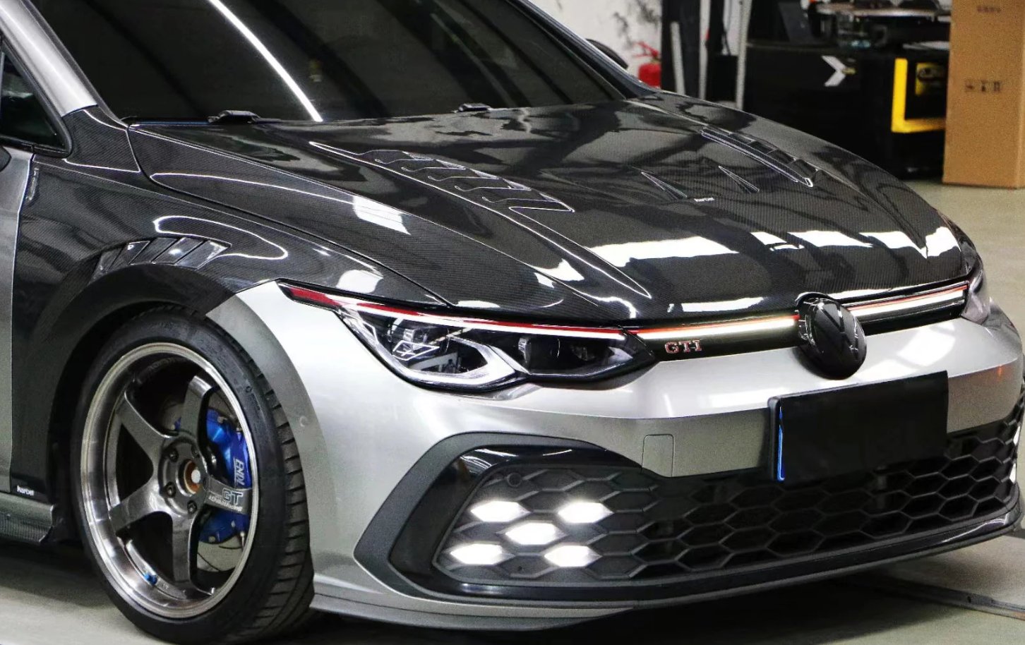 KARBEL - VOLKSWAGEN GOLF GTI MK8 CARBON FIBRE HOOD BONNET
