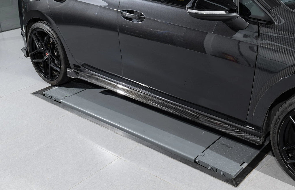 KARBEL - VOLKSWAGEN GOLF GTI MK8 CARBON FIBRE SIDE SKIRTS