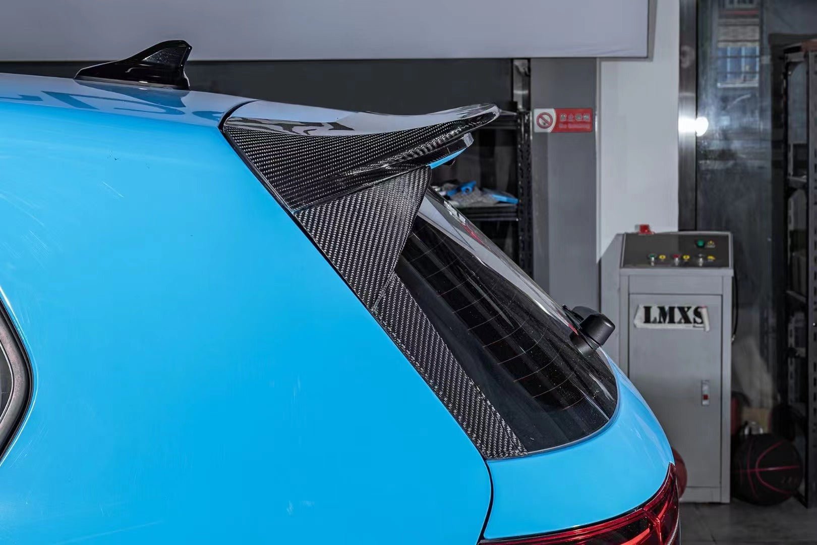 KARBEL - VOLKSWAGEN GTI MK8 DRY CARBON FIBRE FULL BODY KIT