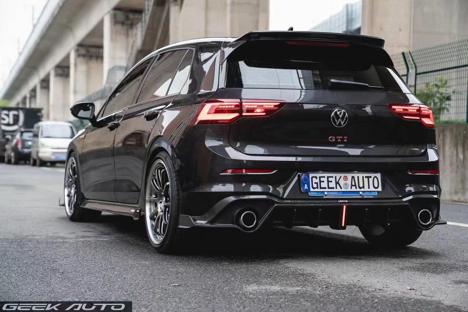 KARBEL - VOLKSWAGEN GTI MK8 DRY CARBON FIBRE FULL BODY KIT