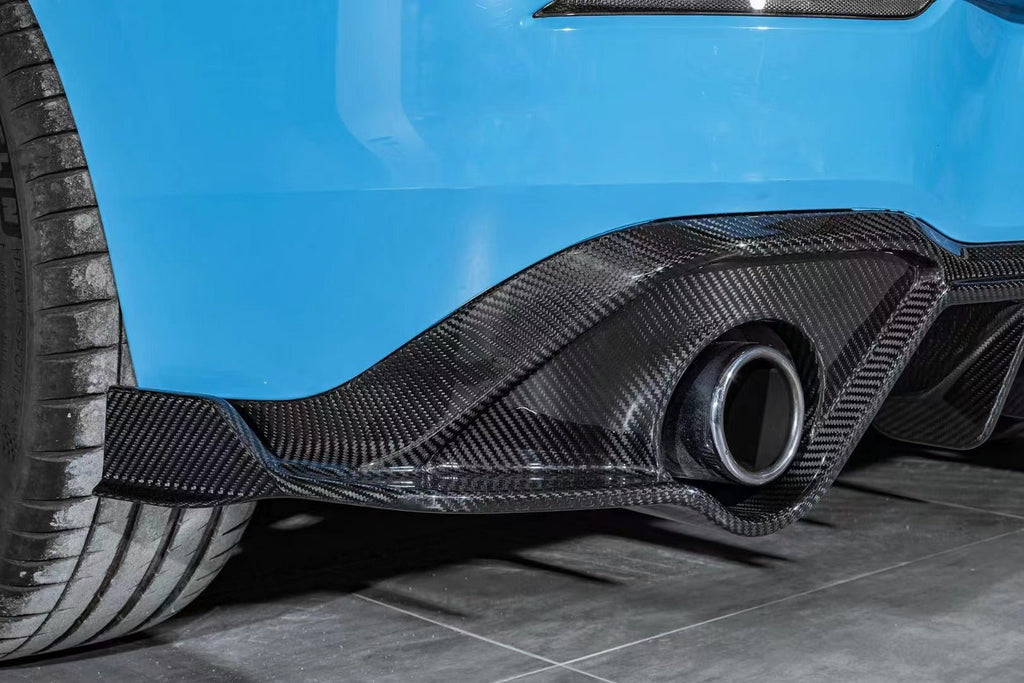 KARBEL - VOLKSWAGEN GTI MK8 DRY CARBON FIBRE FULL BODY KIT