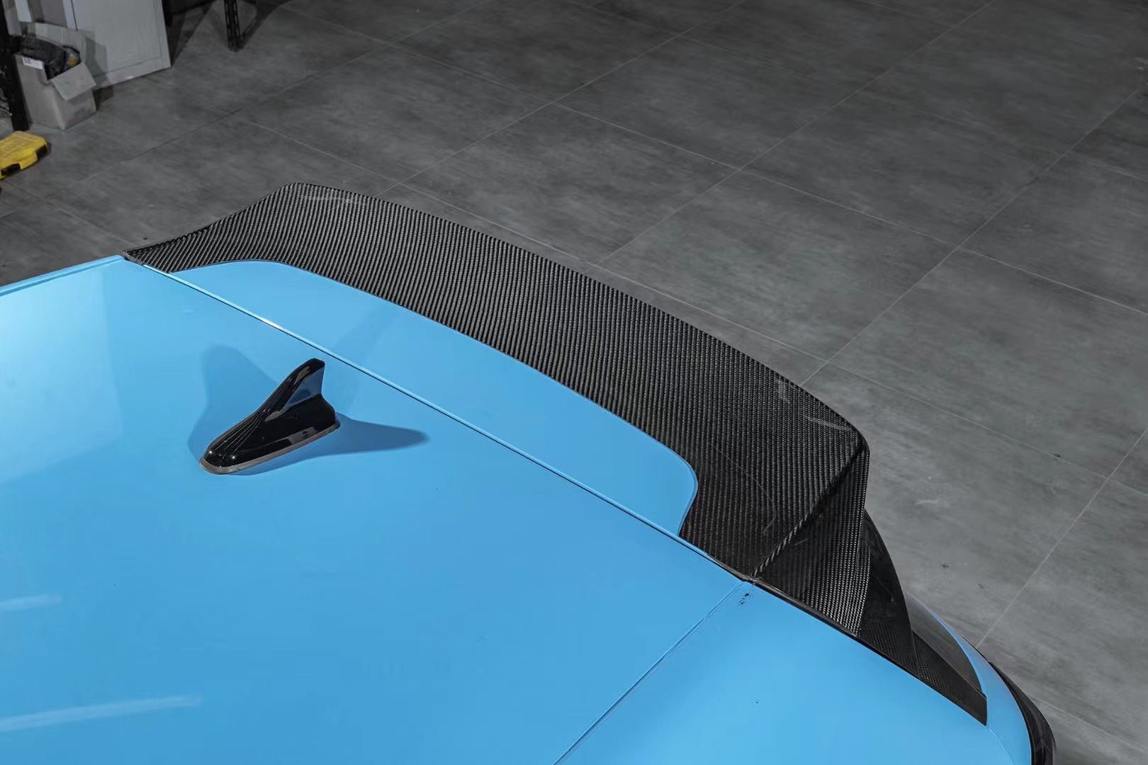 KARBEL - VOLKSWAGEN GTI MK8 DRY CARBON FIBRE FULL BODY KIT