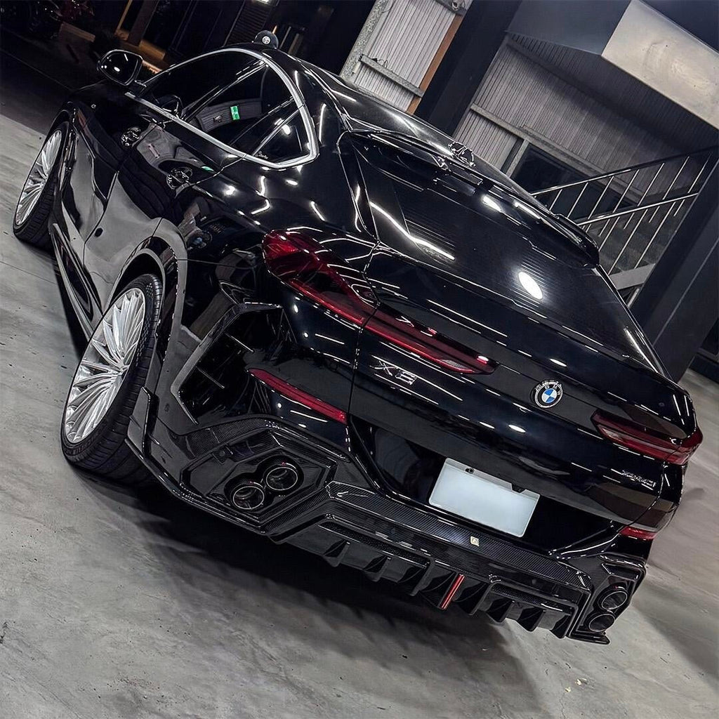 LUMING - BMW X6 G06 DRY CARBON FIBER LED REAR DIFFUSER