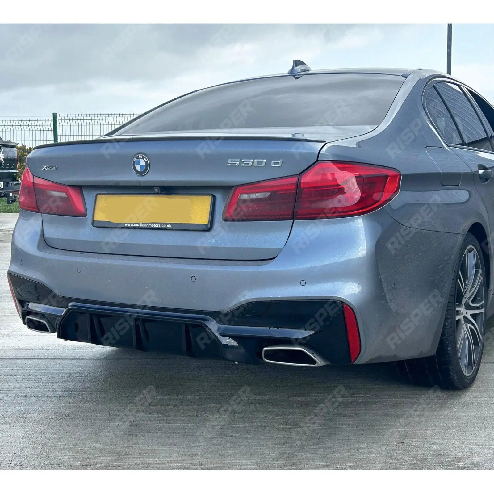M5 Look Rear Diffuser Quad Exit Gloss Black For BMW 5 Series M Sport G30 G31 2017-2024