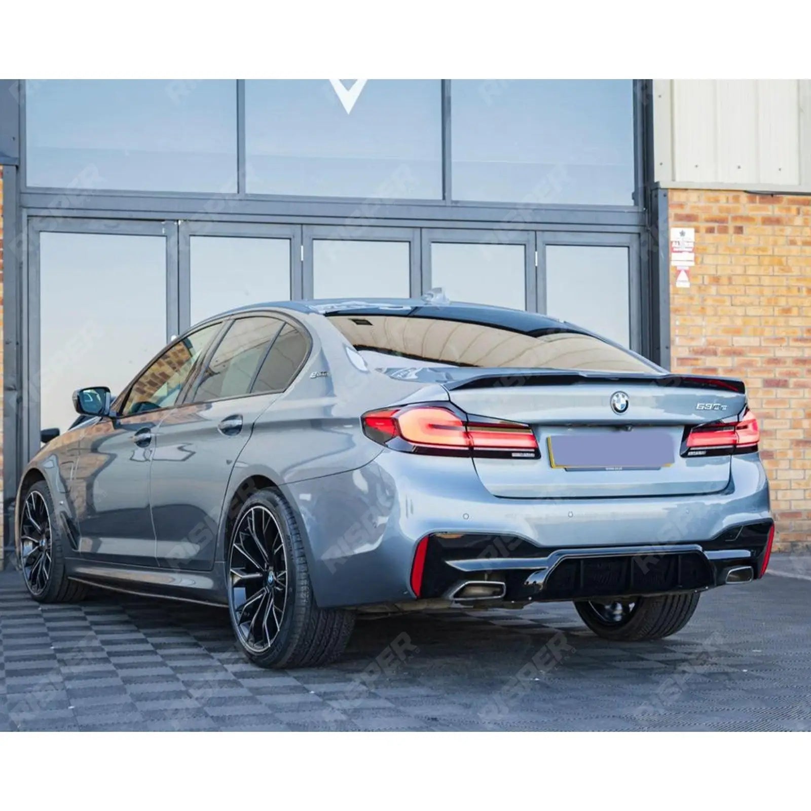 M5 Look Rear Diffuser Quad Exit Gloss Black For BMW 5 Series M Sport G30 G31 2017-2024