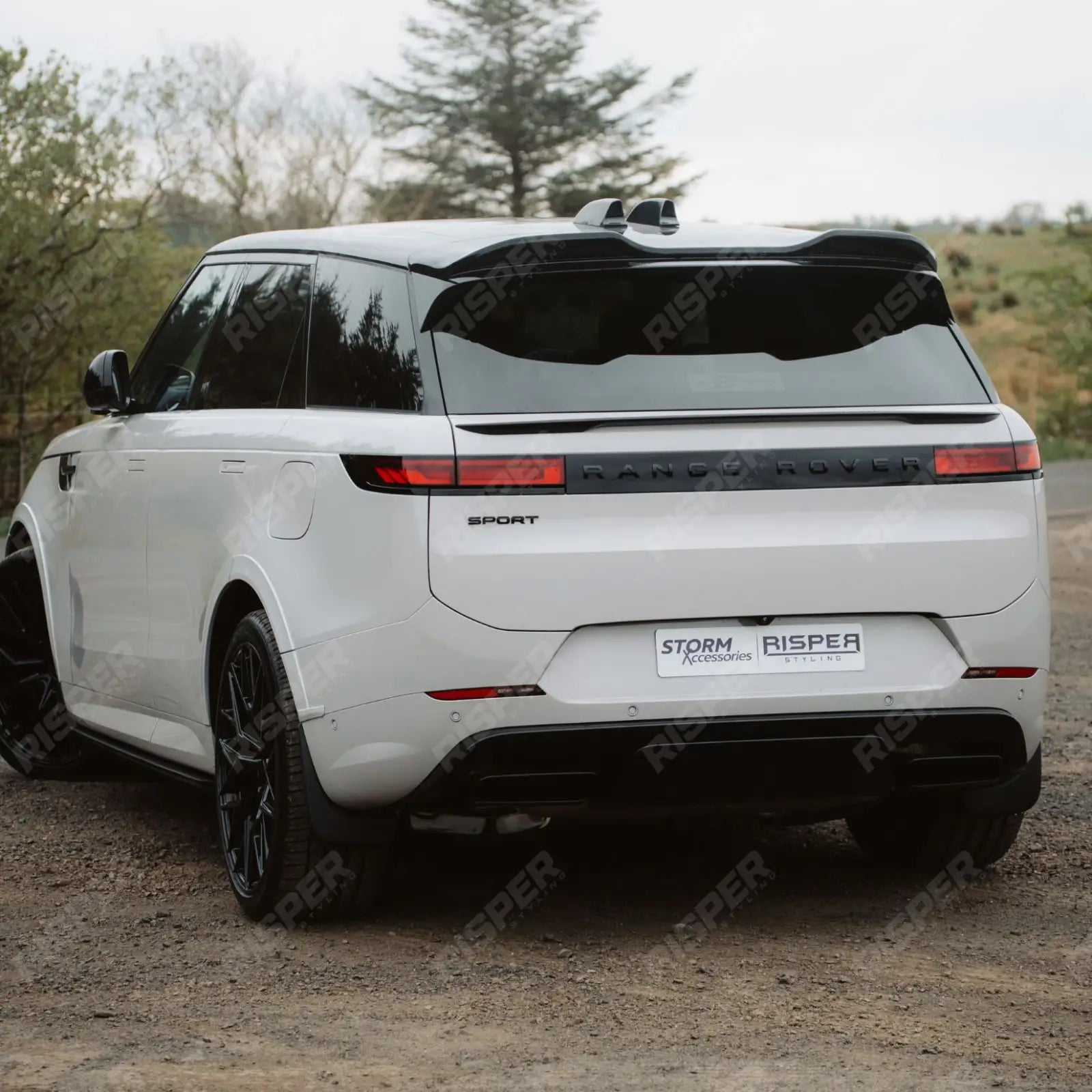 Mid Spoiler In Gloss Black For Range Rover Sport 2023 On
