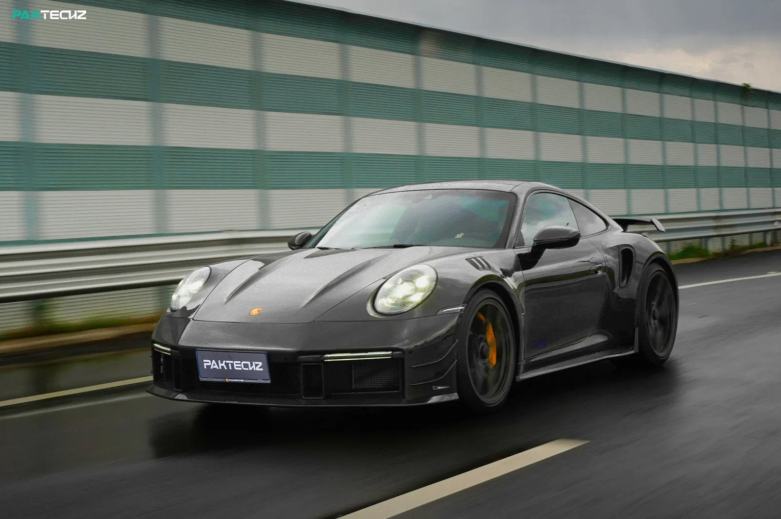 PAKTECKZ - PORSCHE 992 TURBO S DRY CARBON FIBRE FRONT BUMPER