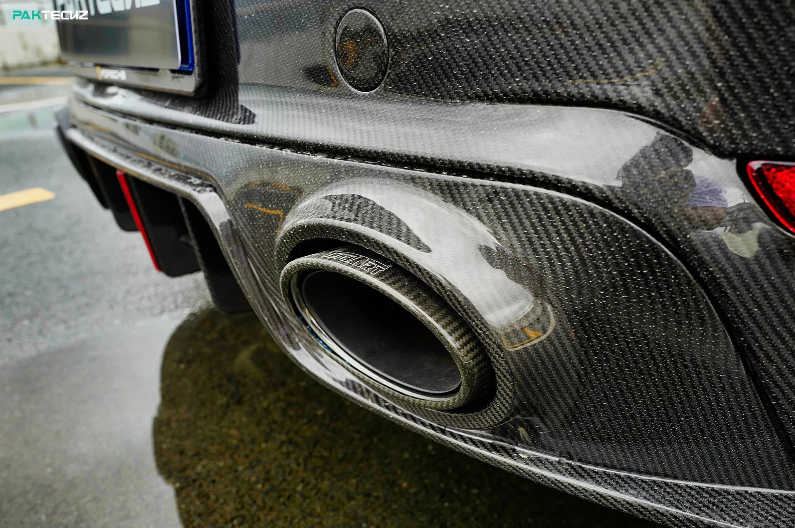 PAKTECKZ - PORSCHE 992 TURBO S DRY CARBON FIBRE REAR DIFFUSER