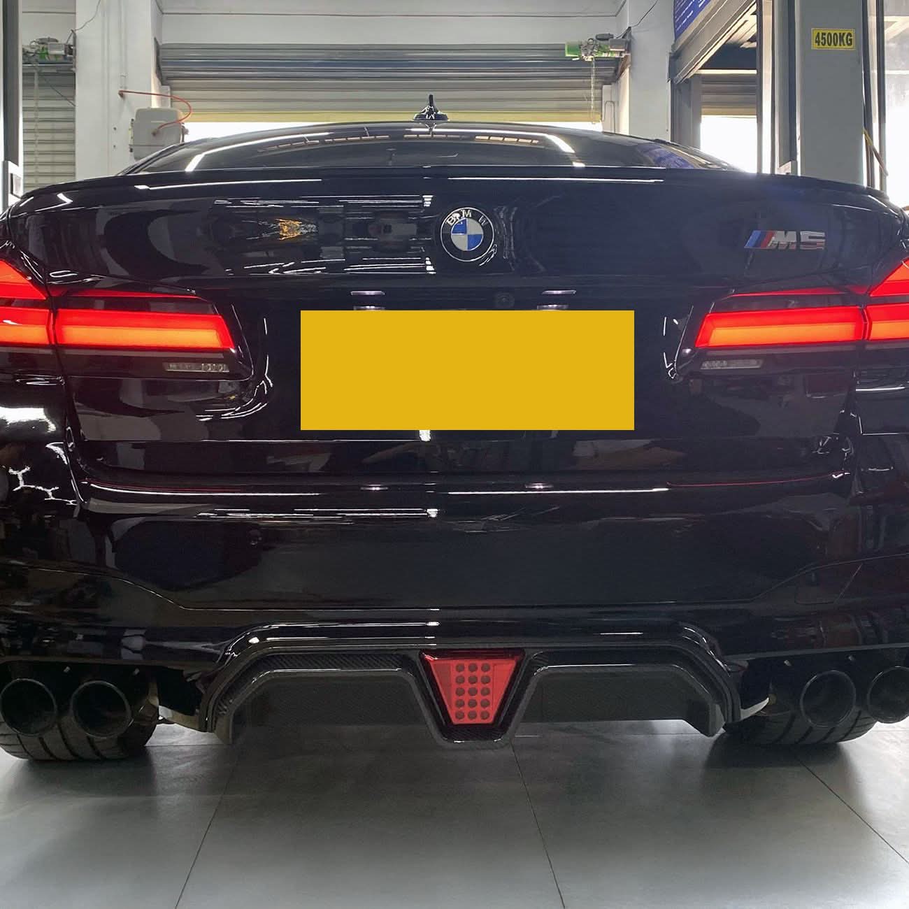 CS Style with LED Pre-Preg Carbon Fibre Rear Diffuser for BMW F90 M5 17-24