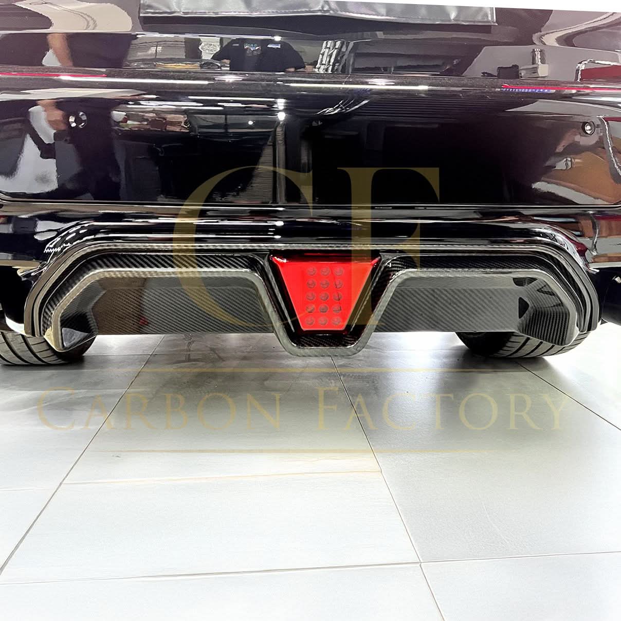 CS Style with LED Pre-Preg Carbon Fibre Rear Diffuser for BMW F90 M5 17-24