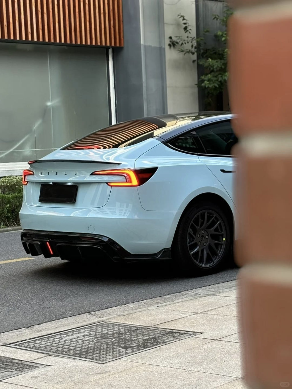 REVSTANCE - TESLA MODEL 3 FACELIFT 2024+ ABS PLASTIC GLOSS BLACK BODY KIT