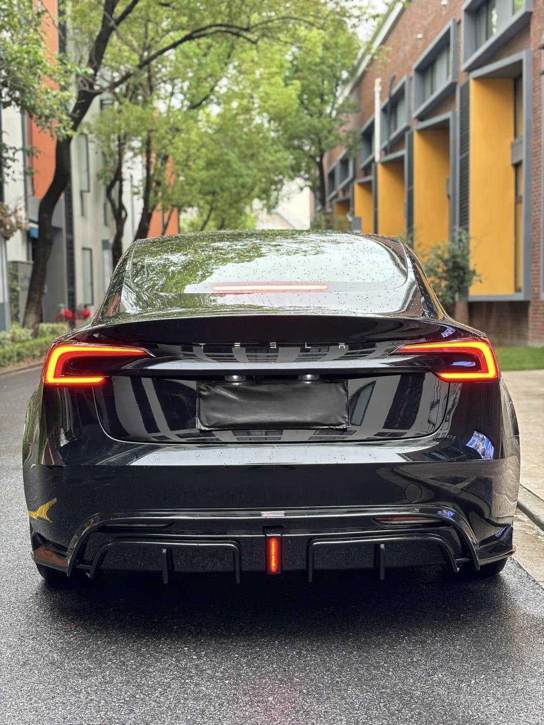 REVSTANCE - TESLA MODEL 3 FACELIFT 2024+ ABS PLASTIC GLOSS BLACK BODY KIT