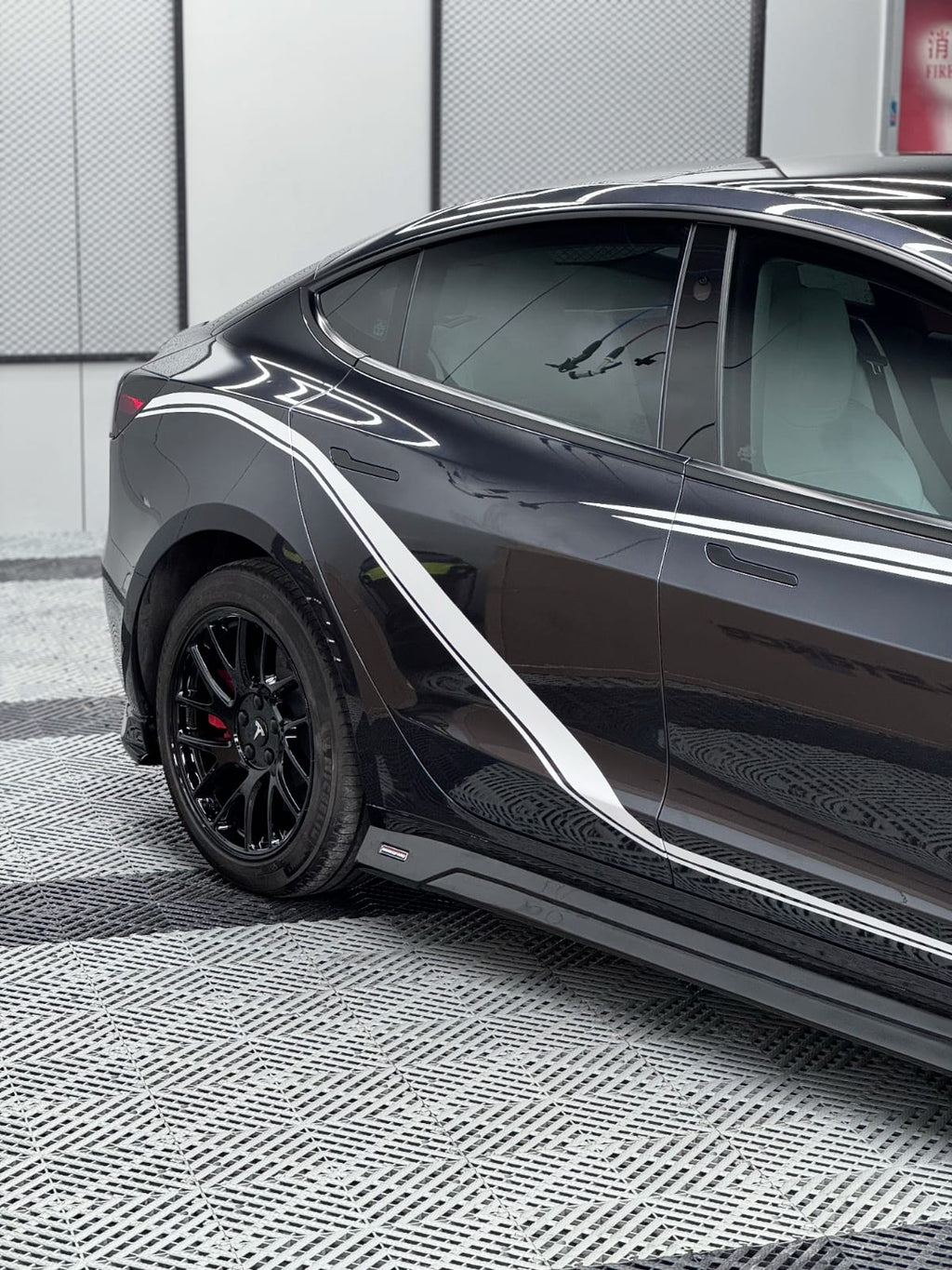 REVSTANCE - TESLA MODEL 3 HIGHLAND 2023+ GLOSS BLACK SIDE SKIRTS