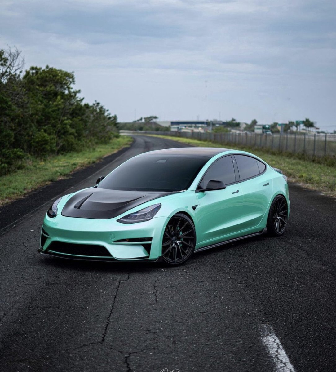 ROBOT - TESLA MODEL 3 CRYPTON CARBON FIBRE FULL BODY KIT
