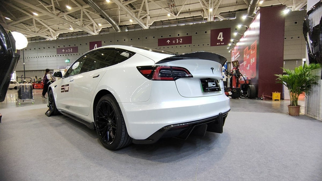 ROBOT - TESLA MODEL 3 CRYPTON CARBON FIBRE FULL BODY KIT