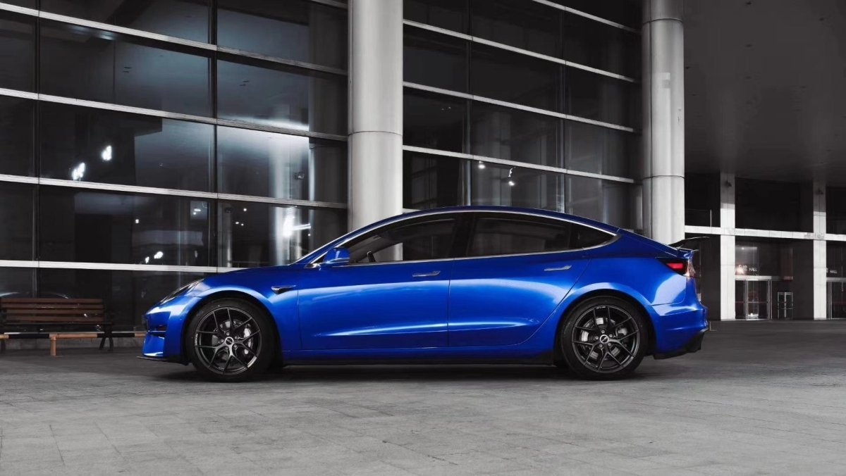 ROBOT - TESLA MODEL 3 CRYPTON CARBON FIBRE FULL BODY KIT