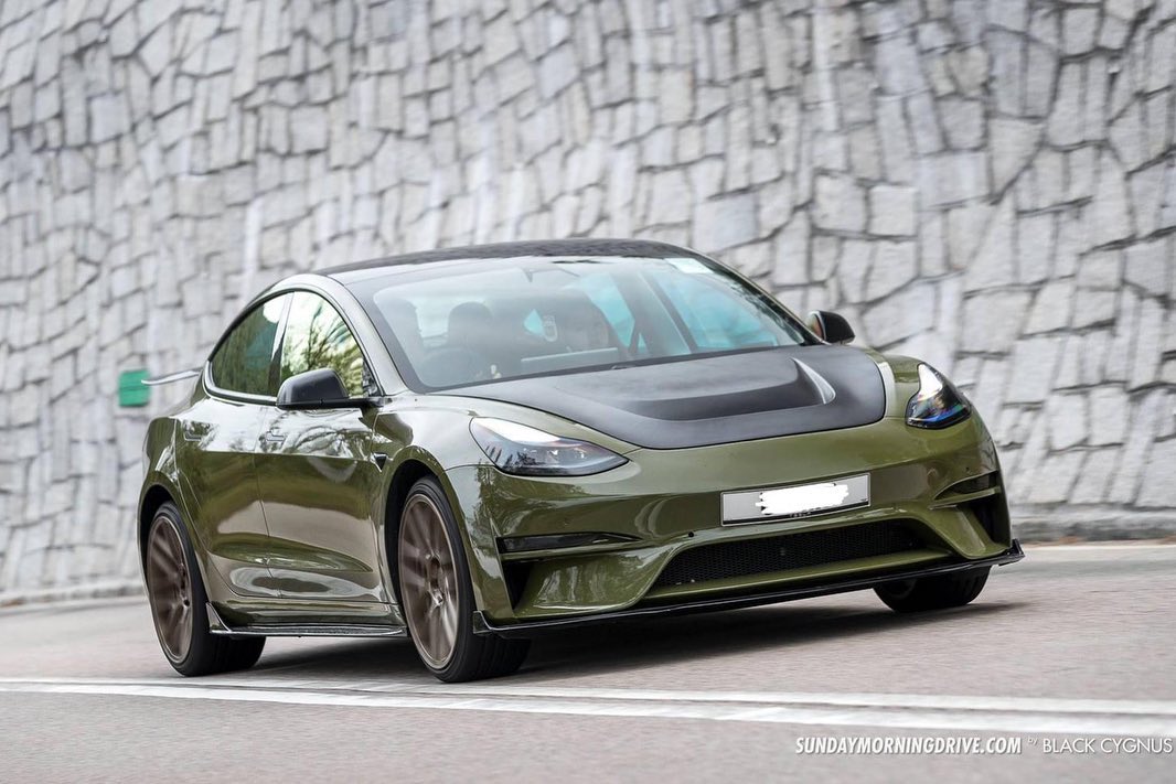 ROBOT - TESLA MODEL 3 CRYPTON HOOD BONNET