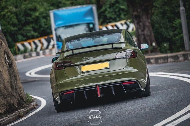 ROBOT - TESLA MODEL 3 CRYPTON REAR BUMPER AND REAR DIFFUSER