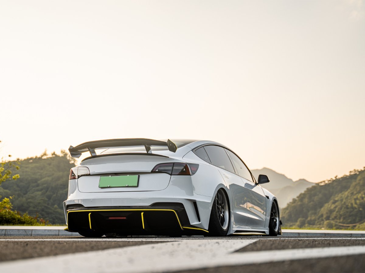 ROBOT - TESLA MODEL 3 HACKER NARROW BODY FULL BODY KIT