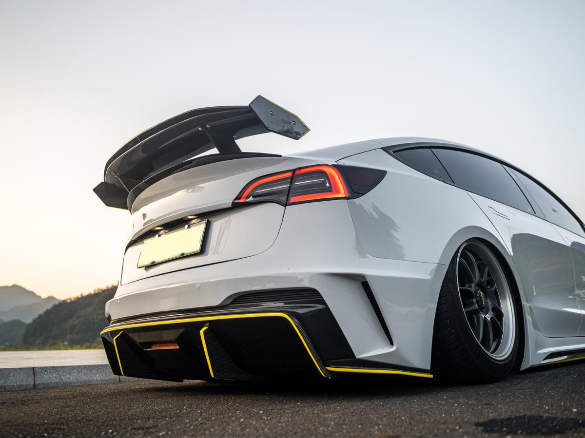 ROBOT - TESLA MODEL 3 HACKER NARROW BODY REAR BUMPER AND REAR DIFFUSER