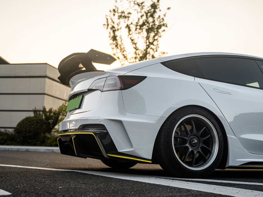 ROBOT - TESLA MODEL 3 HACKER NARROW BODY REAR BUMPER AND REAR DIFFUSER