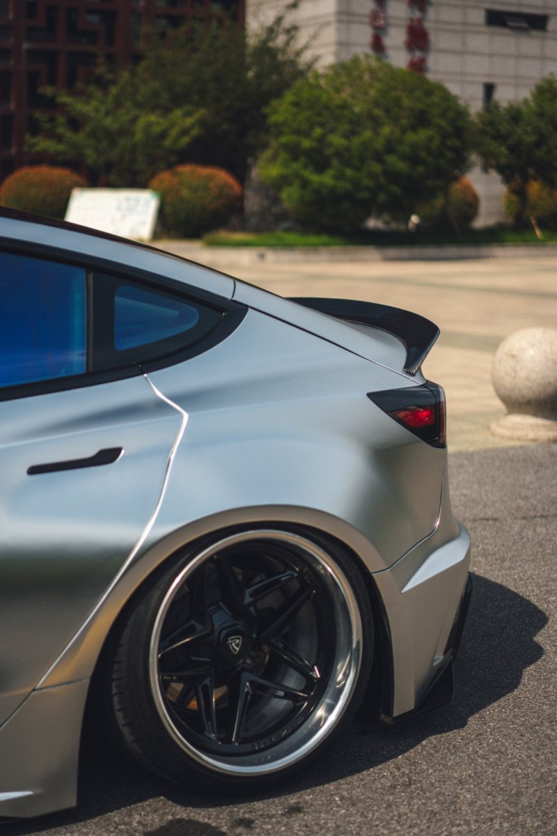 ROBOT - TESLA MODEL 3 HACKER V4 DUCKTAIL SPOILER