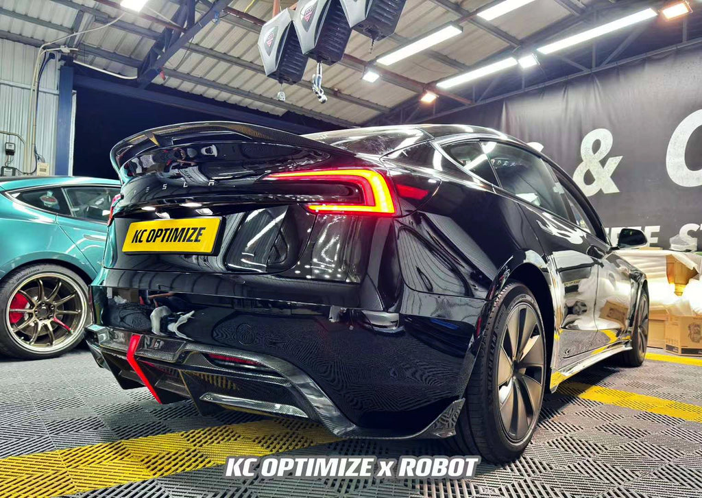 ROBOT - TESLA MODEL 3 HIGHLAND 2024+ LOWLINE FRP / CARBON FIBRE BODYKIT