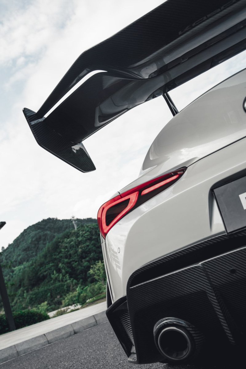 ROBOT - TOYOTA GR SUPRA  "HYPERION" ACTIVE AERO ROOF SCOOP & REAR LOUVERS & GT WING