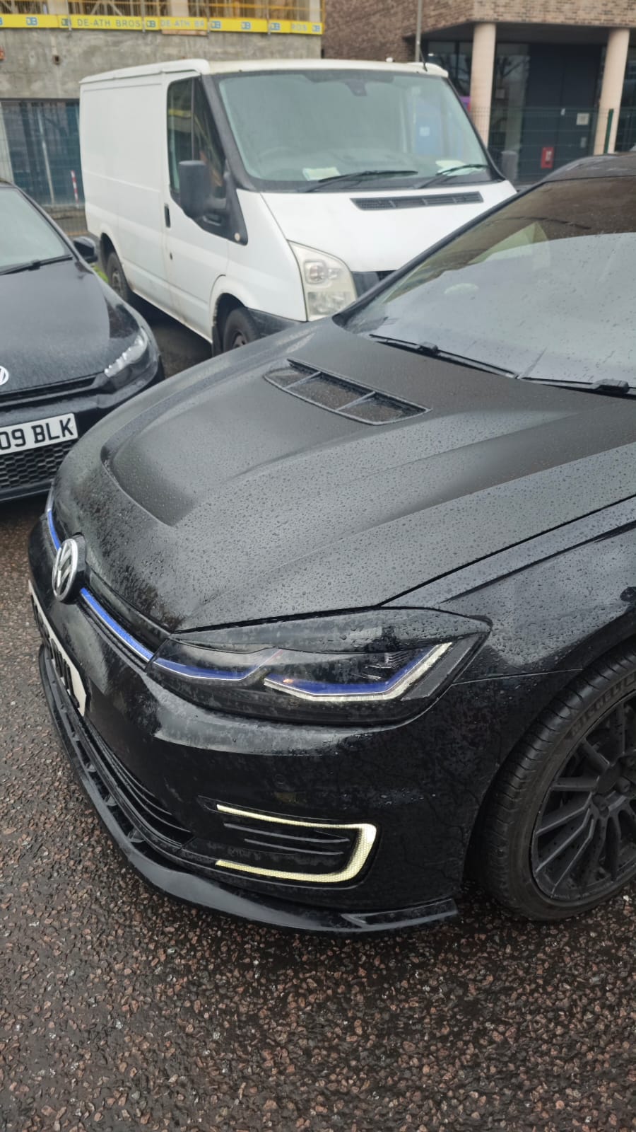 ROBOT - VOLKSWAGEN GOLF GTI / GOLF R ( MK7 / MK7.5 ) BONNET HOOD