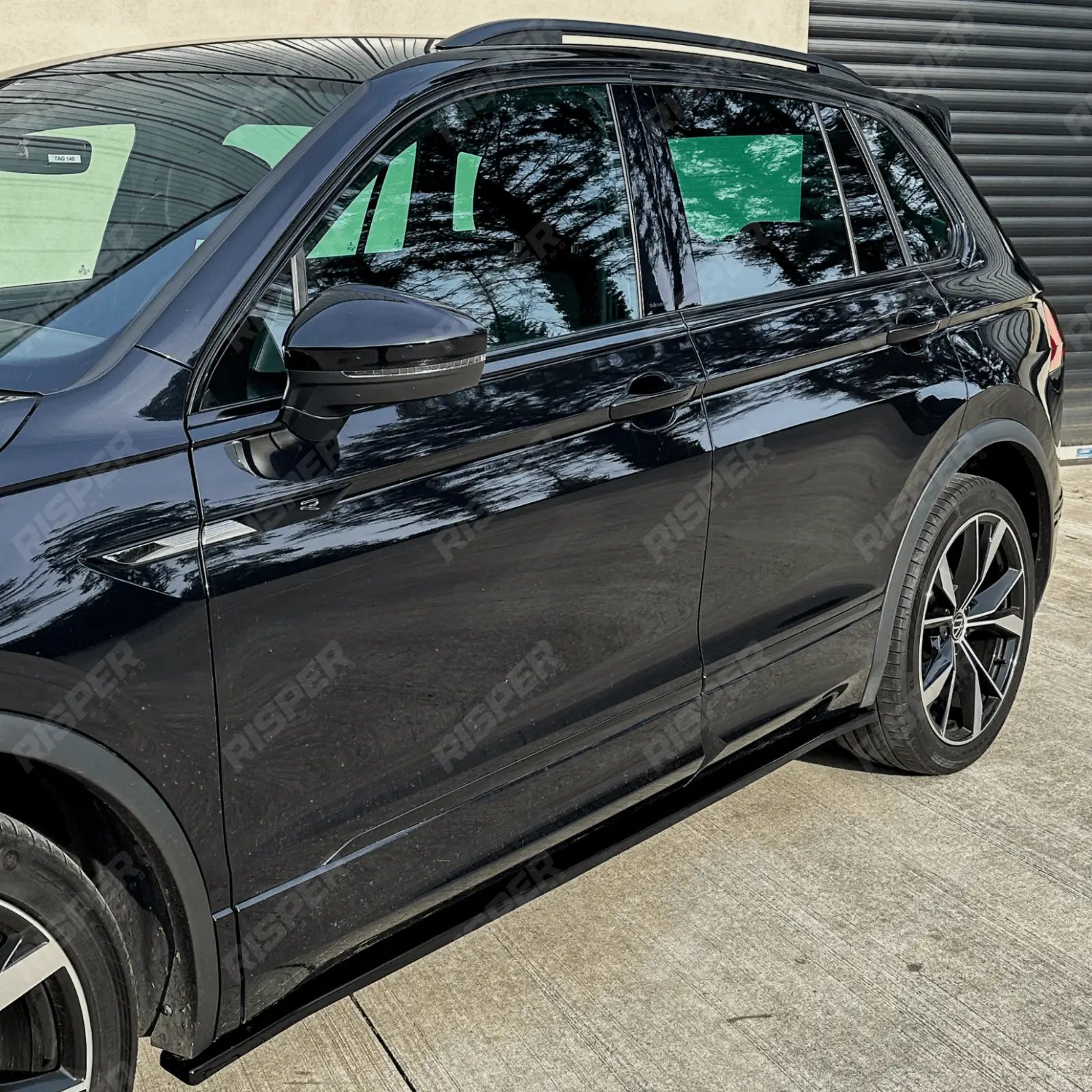 Side Skirts / VW Tiguan R Line MK2 Facelift Side Skirts (2PCS) For VW Tiguan R MK2 2020+