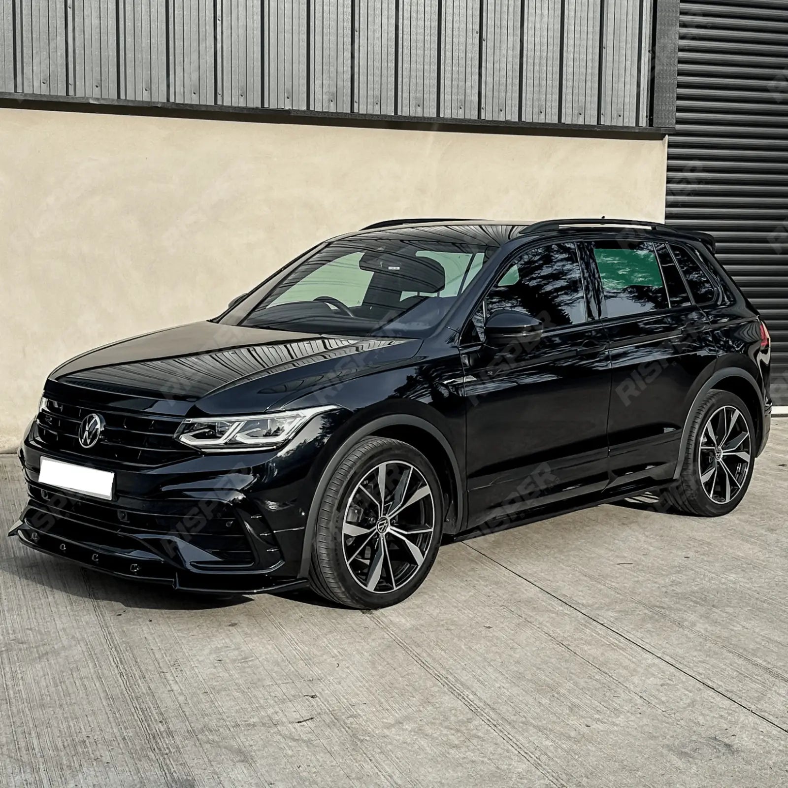 Side Skirts / VW Tiguan R Line MK2 Facelift Side Skirts (2PCS) For VW Tiguan R MK2 2020+